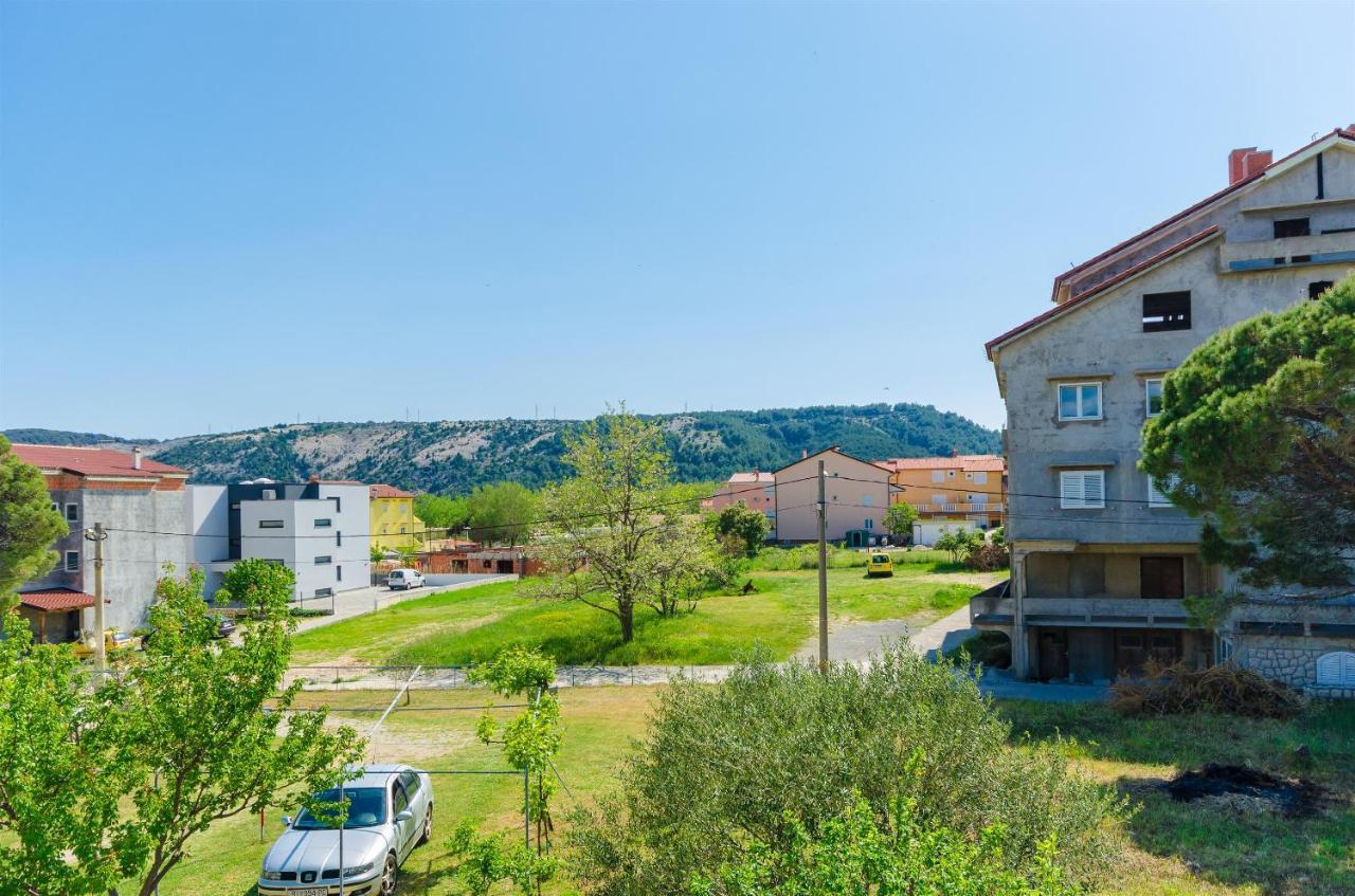 Apartments Anica F Лопар Экстерьер фото