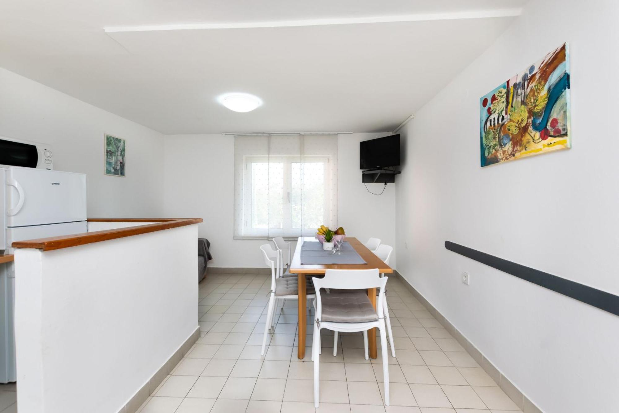 Apartments Anica F Лопар Экстерьер фото